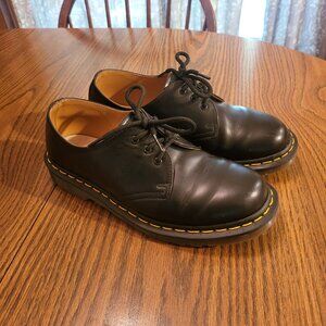 Barely Worn Made In England Doc Martens 1461 UK 7 US 8
